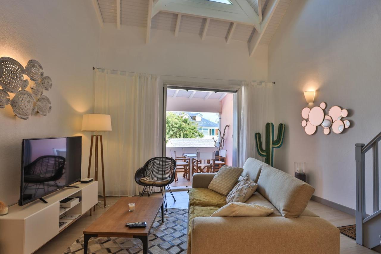 Stunning New Apartment With View Of Orient Bay Quarter of Orleans Exterior foto
