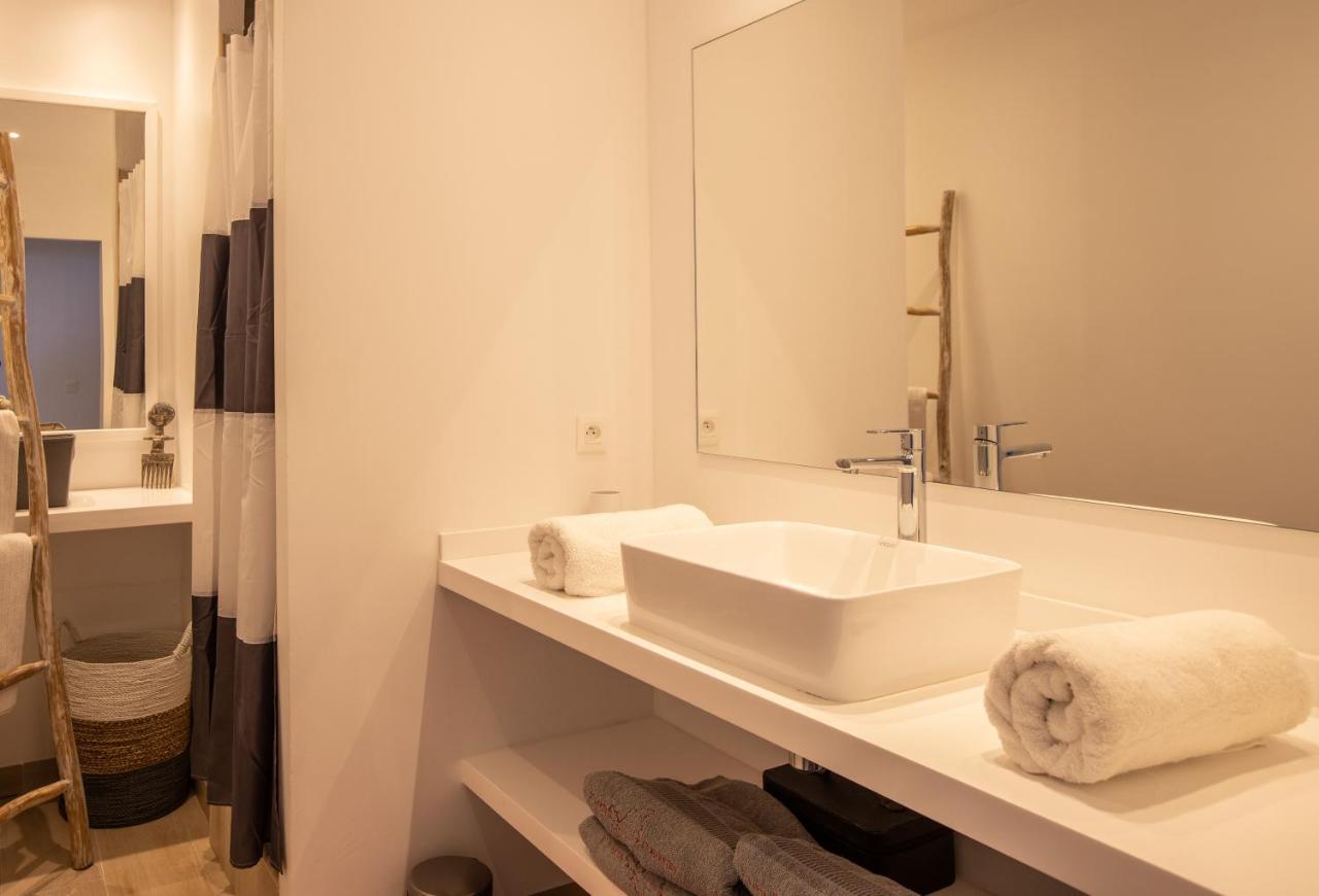 Stunning New Apartment With View Of Orient Bay Quarter of Orleans Exterior foto